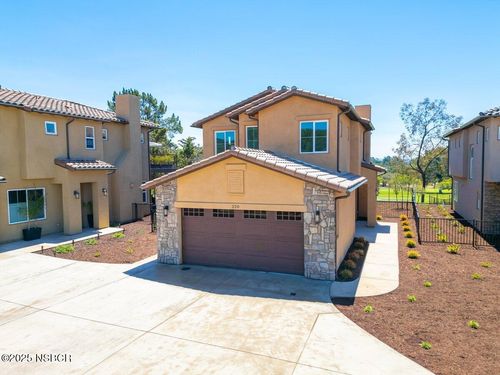 220 Oak Hill Dr, Lompoc, CA, 93436-1107 | Card Image