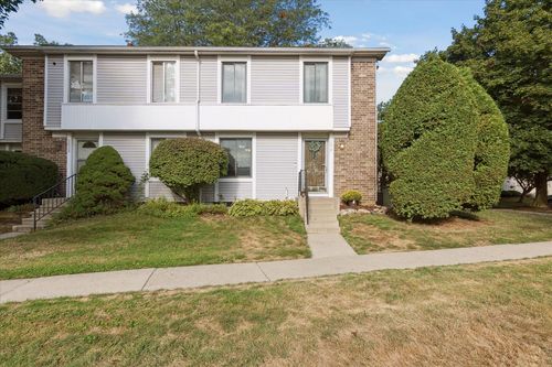 2037 Lac Du Mont, Haslett, MI, 48840-9513 | Card Image