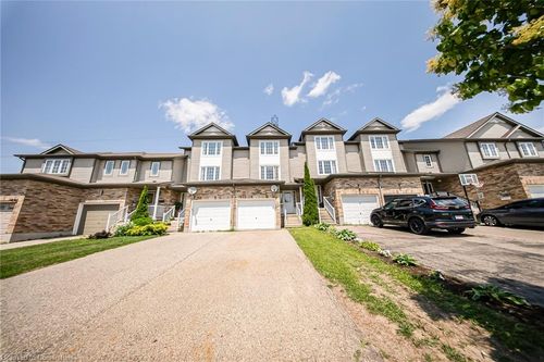 9 Red Clover Cres, Kitchener, ON, N2E4G9 | Card Image