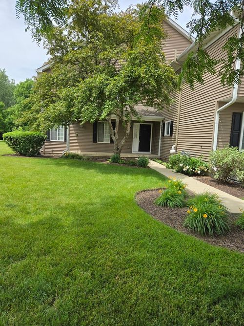 443 Village Creek Dr, Lake In The Hills, IL, 60156-4810 | Card Image