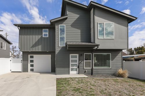 11909 E 2nd Ln, Spokane Valley, WA, 99206-6244 | Card Image