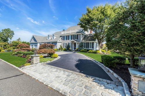 7 True Harbour Way, West Islip, NY, 11795-5147 | Card Image