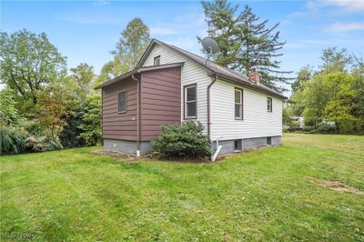 3691 N Pleasant Drive, House other with 2 bedrooms, 1 bathrooms and null parking in East Palestine OH | Image 1