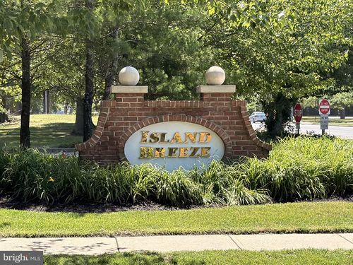 25 Island Breeze Ct, MANAHAWKIN, NJ, 08050-1876 | Card Image