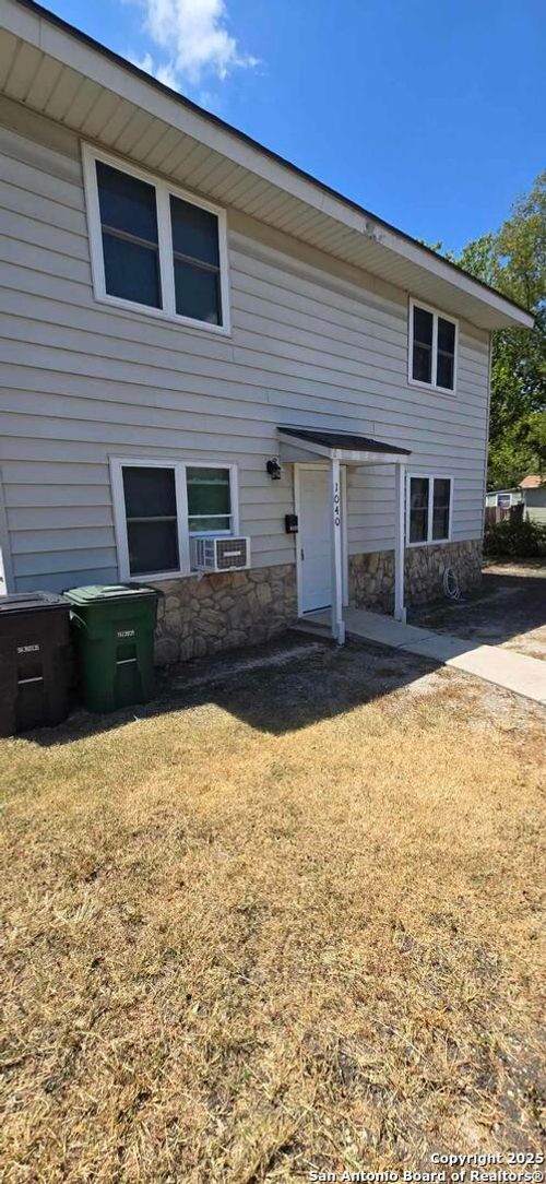 1040 Clower, San Antonio, TX, 78201-3047 | Card Image