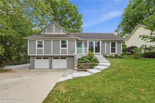 11921 99th St, Lenexa, KS, 66215-1658 | Card Image
