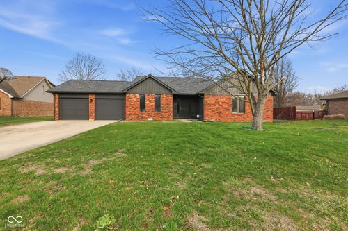 914 Corey Ln, Plainfield, IN, 46168-2385 | Card Image