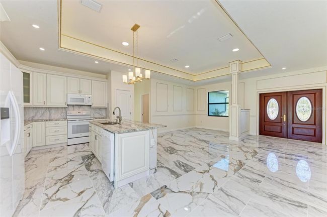 756 Bowman Ter, House other with 3 bedrooms, 2 bathrooms and null parking in PORT CHARLOTTE FL | Image 4
