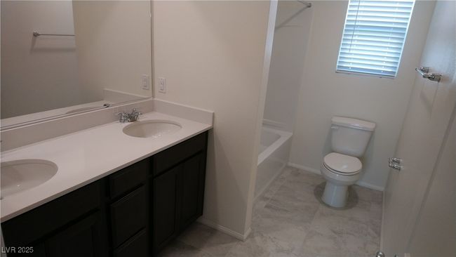 5658 Autumn Cliffs Way, House other with 5 bedrooms, 3 bathrooms and null parking in Las Vegas NV | Image 18