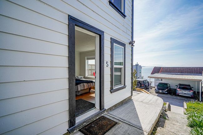 15156 Victoria Avenue, House other with 2 bedrooms, 6 bathrooms and 3 parking in White Rock BC | Image 17
