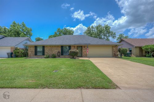 502 Northpark Dr, Bossier City, LA, 71111-2210 | Card Image