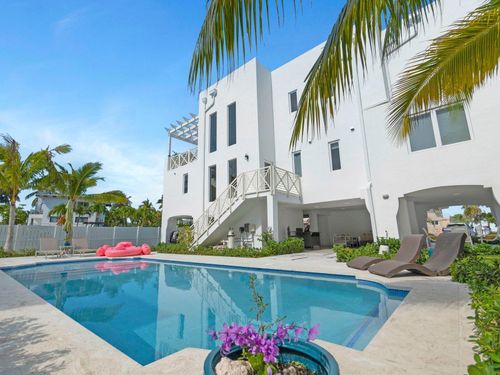 317 E Seaview Dr, Duck Key, FL, 33050-3819 | Card Image