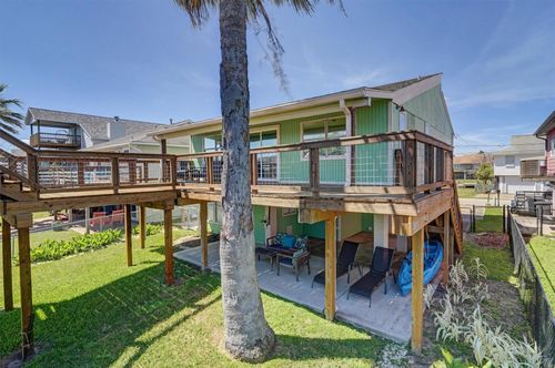 673 Warsaw St, Bayou Vista, TX, 77563-2607 | Card Image