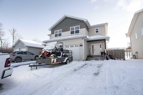 11307 91 St, Peace River, AB, T8S1P7 | Card Image