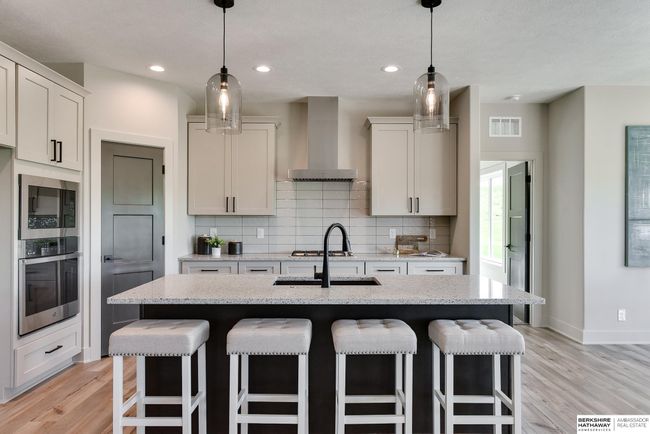 11106 N 161 St St, House other with 5 bedrooms, 3 bathrooms and 3 parking in Bennington NE | Image 21