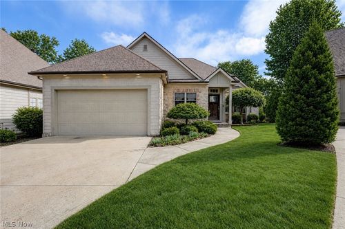 9 River Side Dr, Rocky River, OH, 44116-3098 | Card Image