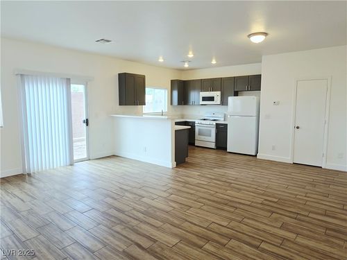 1928 Salvation St, Las Vegas, NV, 89115-7379 | Card Image