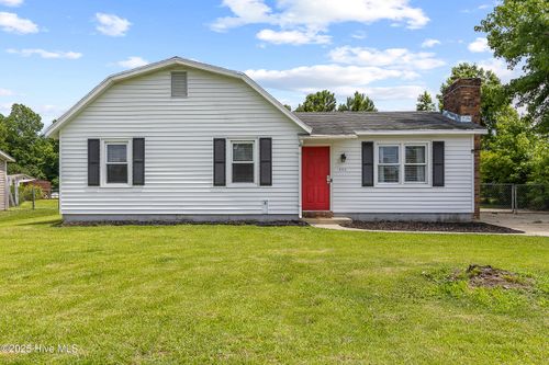 453 Hunting Green Dr, Jacksonville, NC, 28546-9132 | Card Image