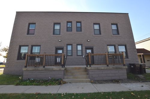 97 Gates St, Crystal Lake, IL, 60014-4357 | Card Image