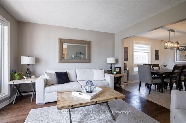 7863 Trackview St, House other with 3 bedrooms, 2 bathrooms and 2 parking in Niagara Falls ON | Image 6