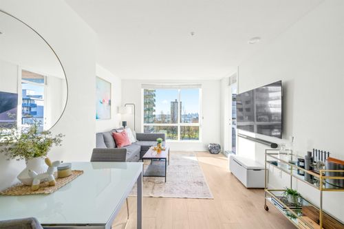 304-108 E 8th St, North Vancouver, BC, V7L0H1 | Card Image