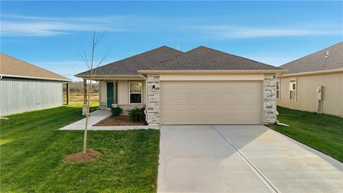 19427 Lincoln St, Spring Hill, KS, 66083-8627 | Card Image