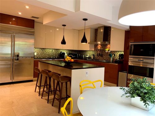 900 Diplomat Pkwy, Hollywood, FL, 33019-2208 | Card Image