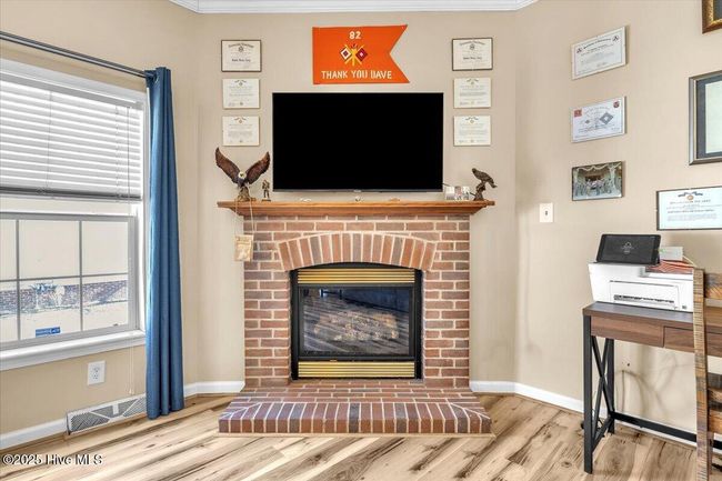 FAMILY ROOM FIREPLACE | Image 12