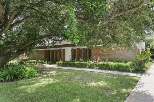520 Fairfield Ave, Gretna, LA, 70056-7036 | Card Image