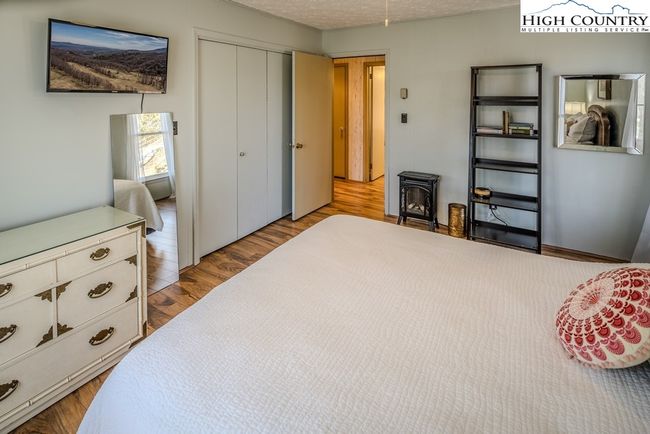 202 Cliffside Ln, House other with 4 bedrooms, 3 bathrooms and null parking in Seven Devils NC | Image 35
