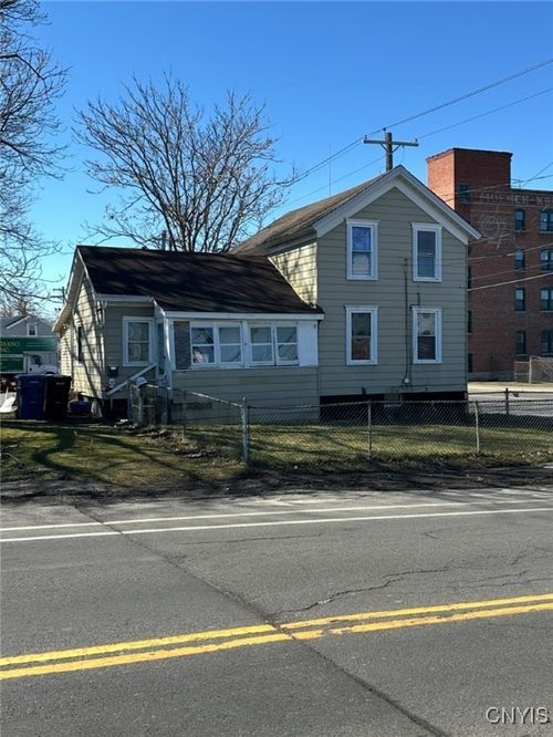 3137 Grant Blvd, Syracuse, NY, 13208-1207 | Card Image