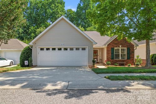 210 Oak Village Pkwy, Mooresville, NC, 28117-8204 | Card Image