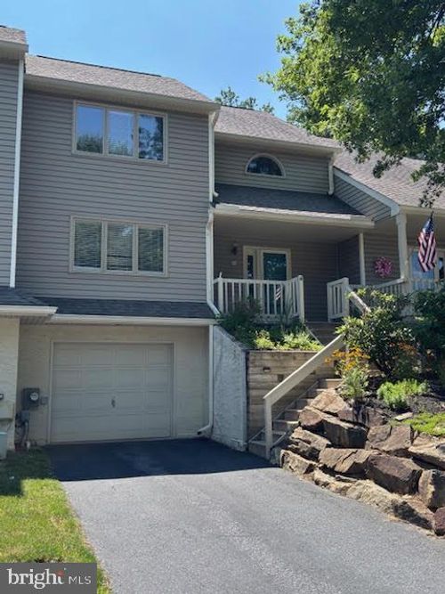 70 Yellowwood Dr, DOWNINGTOWN, PA, 19335-1043 | Card Image