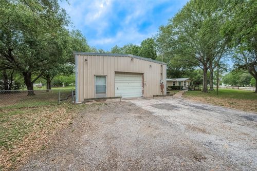 a-2520 Richmond St, Needville, TX, 77461-8148 | Card Image