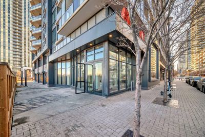 110 - 615 6 Ave Se, Condo with 1 bedrooms, 1 bathrooms and 2 parking in Calgary AB | Image 2