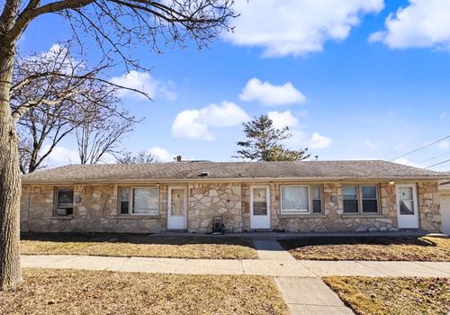 2276 N 94th Street, Wauwatosa, WI, 53226 | Card Image