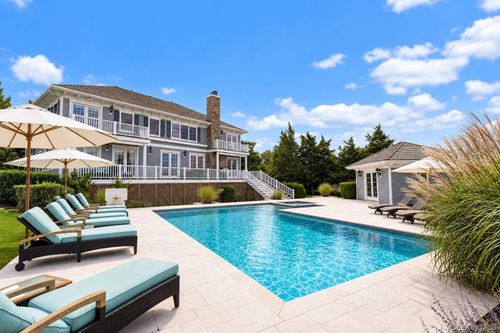 23 Meadow Ln, Southampton, NY, 11968-4601 | Card Image