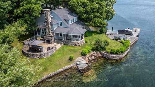 121 Tremont Pk, Gananoque, ON, K7G3C9 | Card Image