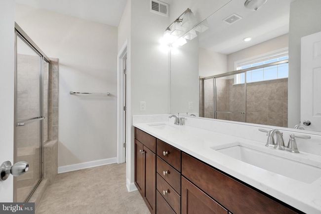 42510 Oak Park Sq, Townhouse with 3 bedrooms, 4 bathrooms and null parking in ASHBURN VA | Image 21