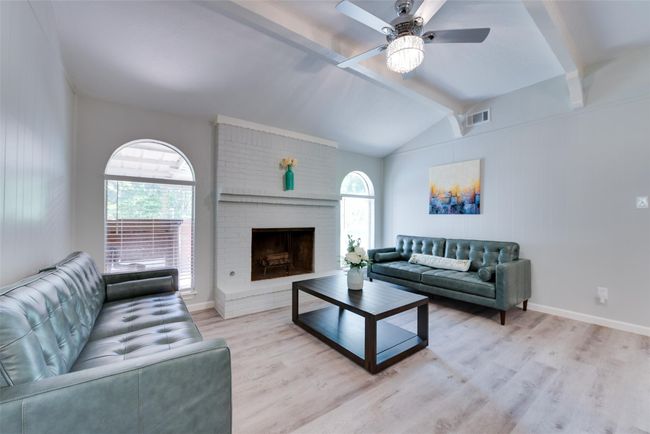 living room | Image 9