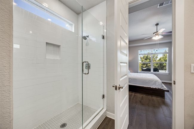 Primary bath | Image 19