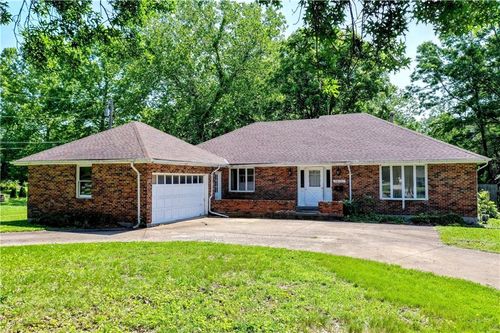 14121 S Haven Rd, Grandview, MO, 64030-4056 | Card Image