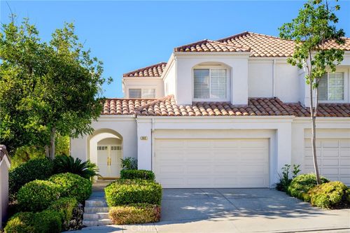 983 Calle Amable, Glendale, CA, 91208-3058 | Card Image