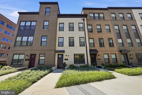 223 Montgomery St, ALEXANDRIA, VA, 22314-1513 | Card Image