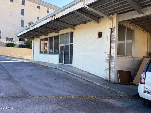 16 5th St, Bristol, TN, 37620-5902 | Card Image