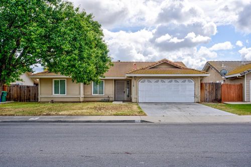 110 2nd Street, Los Banos, CA, 93635 | Card Image