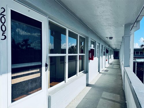 apt-2005-4300 58th St N, KENNETH CITY, FL, 33709-5324 | Card Image
