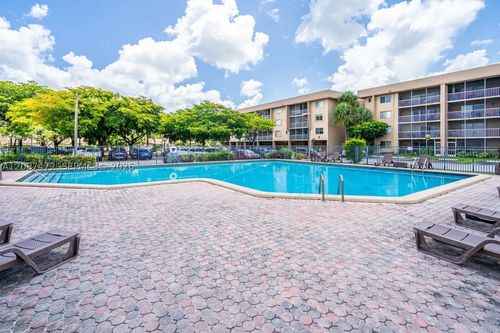 405-17000 Nw 67th, Hialeah, FL, 33015 | Card Image