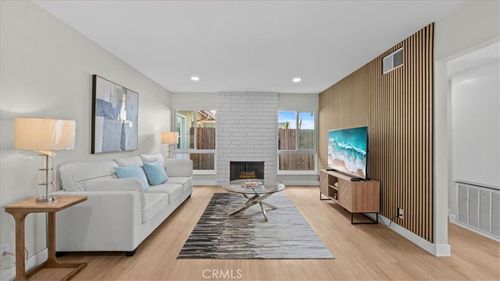 8222 Baldwin Cir, Buena Park, CA, 90621-1350 | Card Image
