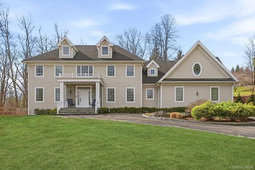 16 Hall Rd, Briarcliff Manor, NY, 10510-2523 | Card Image